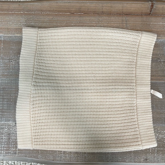 Lululemon Falling Freely Zippered Wool Scarf - Picture 3 of 7